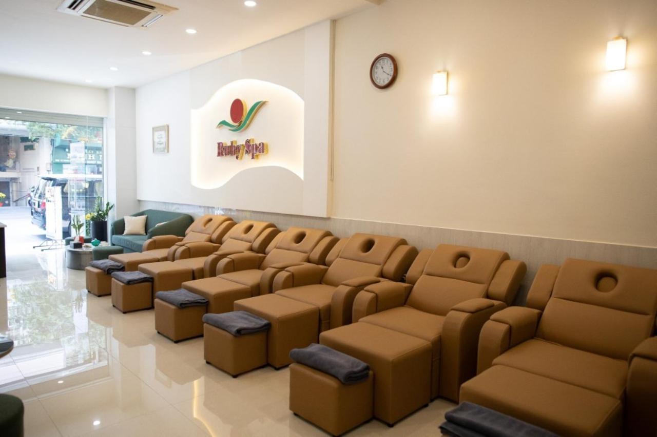 Ruby Hotel Ho Chi Minh-stad Buitenkant foto