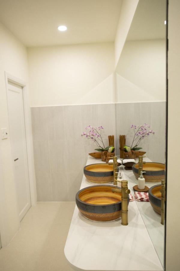 Ruby Hotel Ho Chi Minh-stad Buitenkant foto