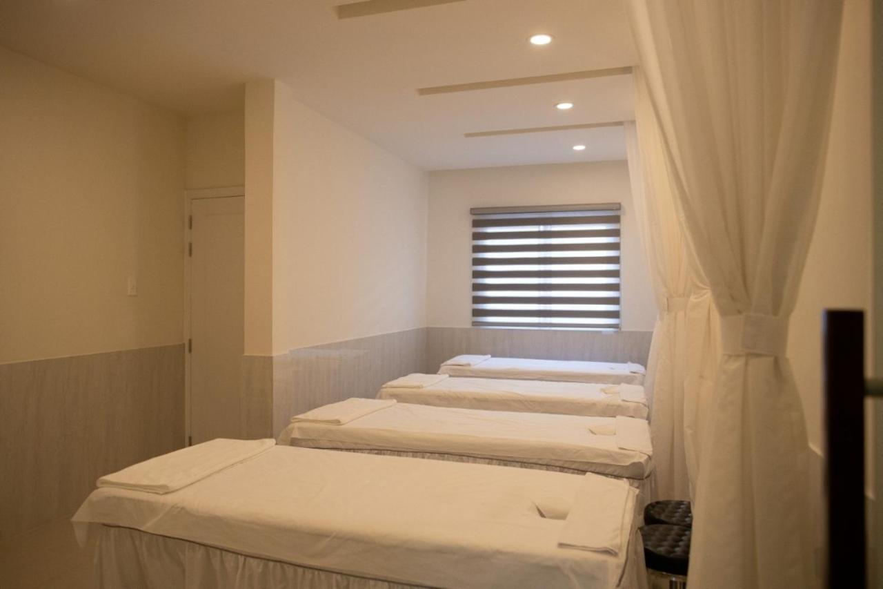 Ruby Hotel Ho Chi Minh-stad Buitenkant foto