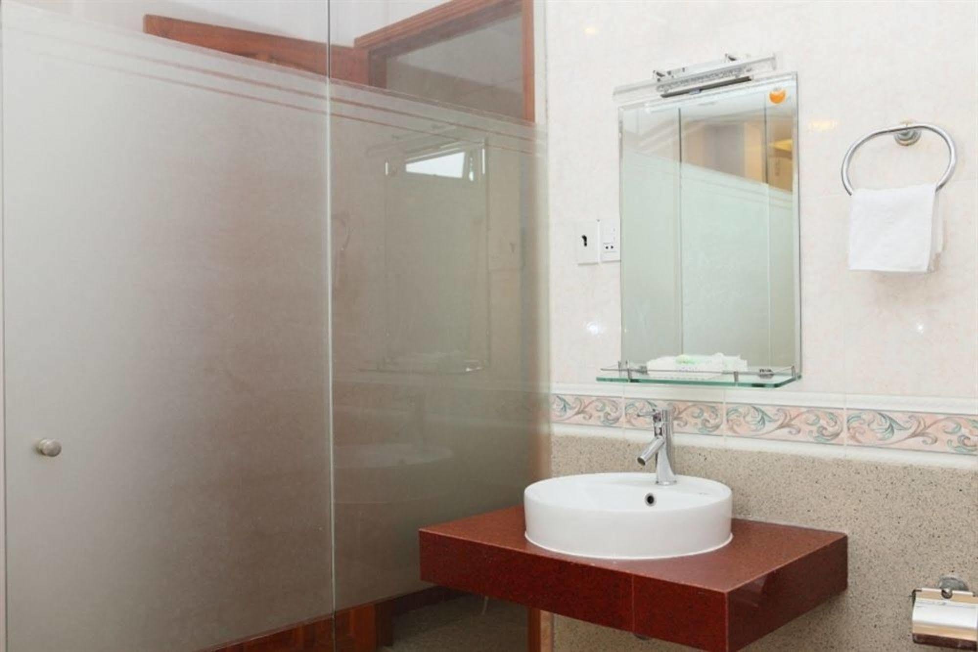 Ruby Hotel Ho Chi Minh-stad Buitenkant foto