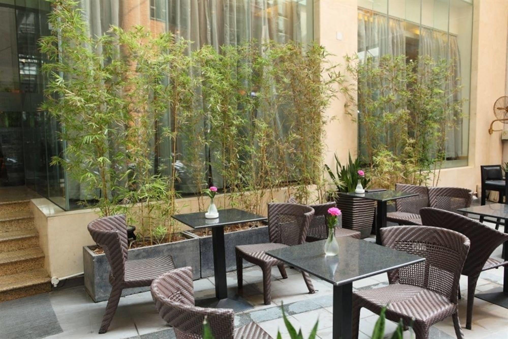 Ruby Hotel Ho Chi Minh-stad Buitenkant foto