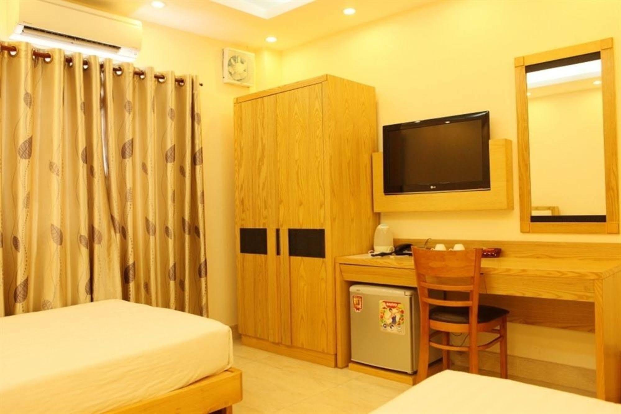 Ruby Hotel Ho Chi Minh-stad Buitenkant foto